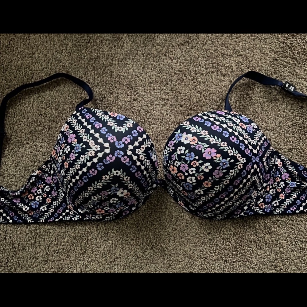 VS Pink wear everywhere push-up